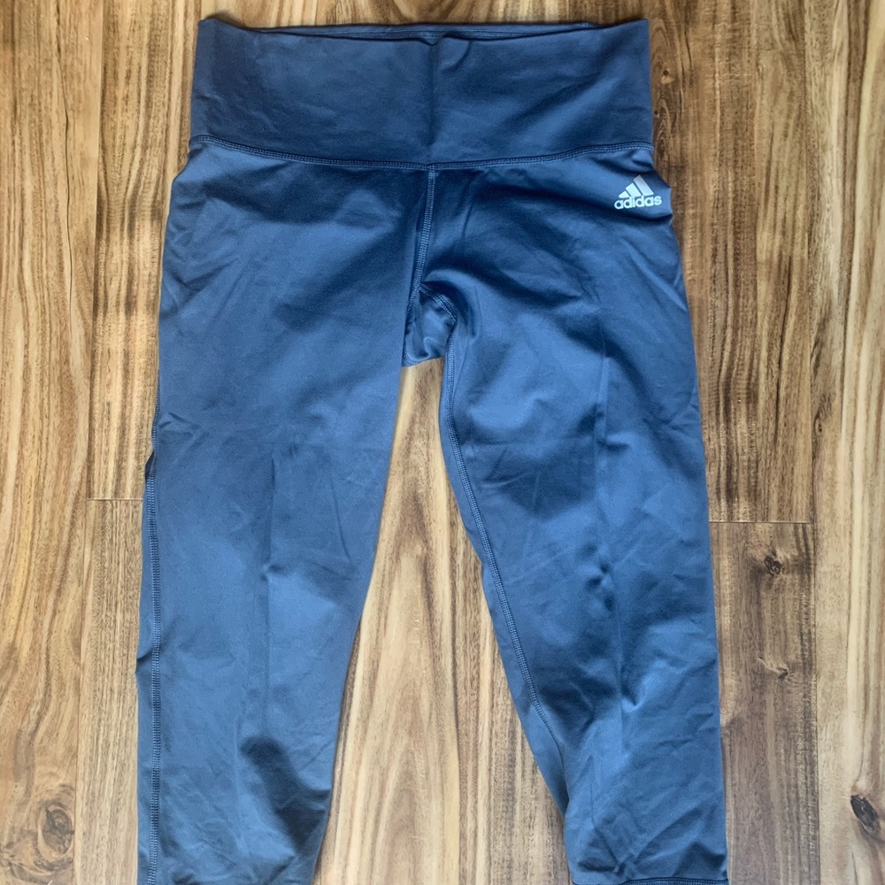 SOLD  Capri Legging